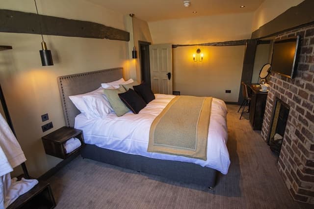Superior Double Room, Ensuite (Room 4)