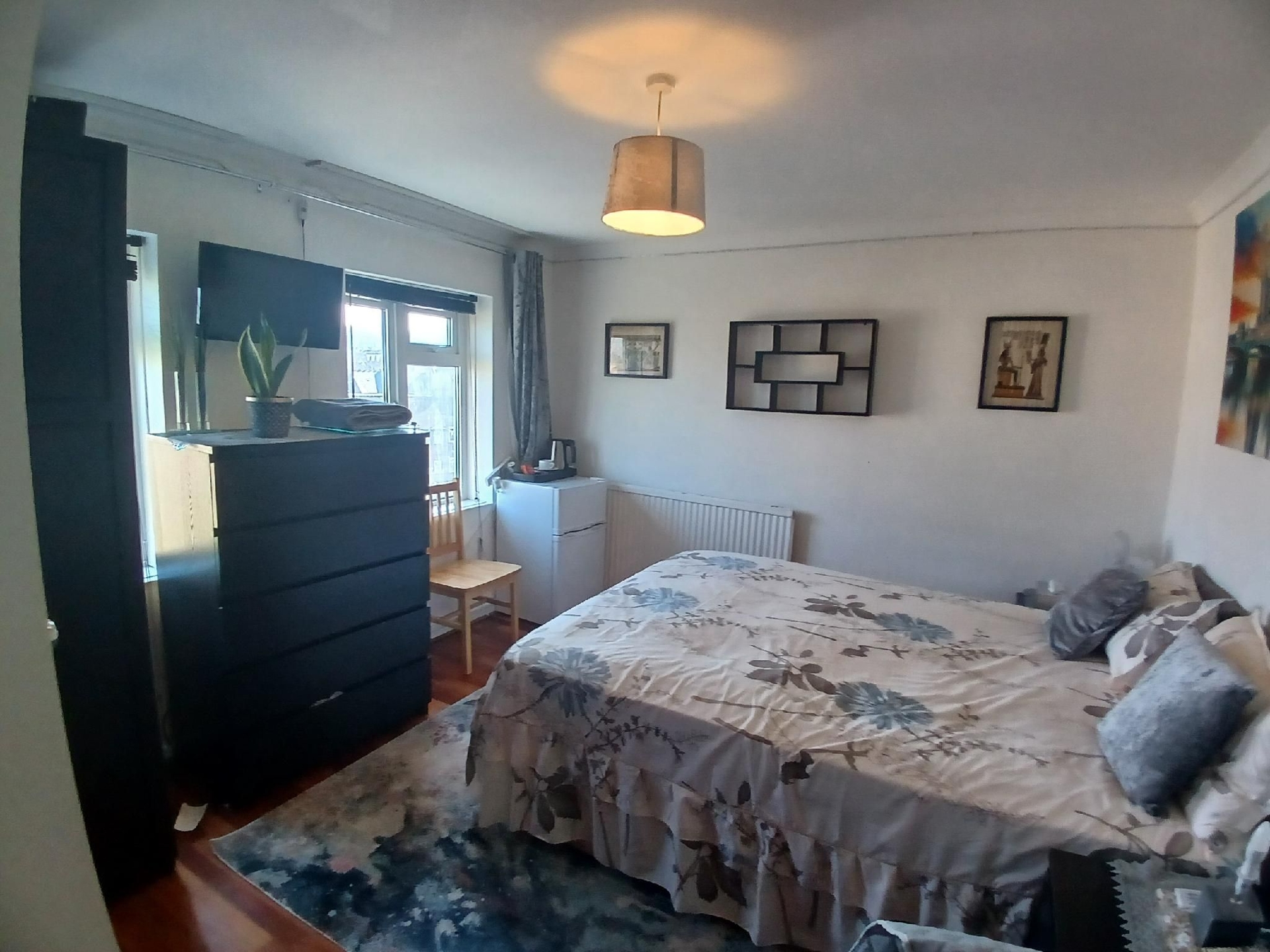 4 Bedroom house rented by the Room1