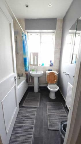 Lovely -Standard-Single room-Shared Bathroom