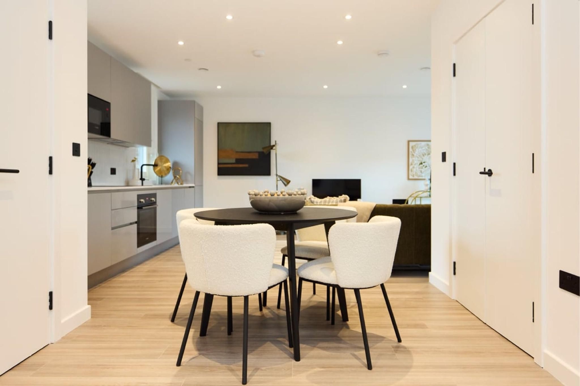 The Tottenham Retreat - Homely 2BDR Flat with Balcony3