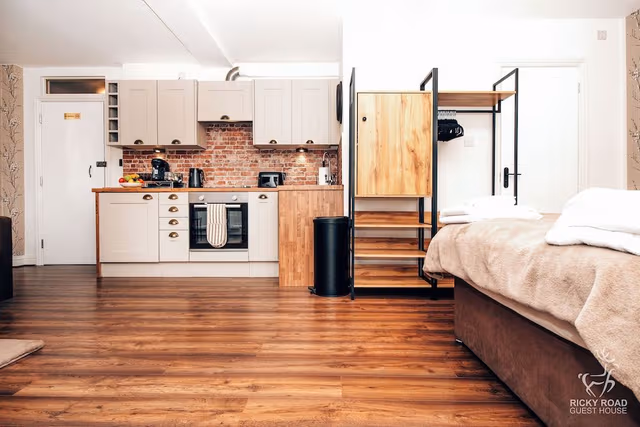 Superior Family of 5 Room