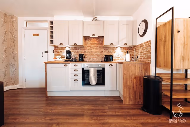 Superior Family of 5 Room