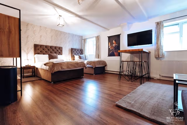 Superior Family of 5 Room