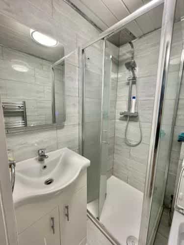 Cozy Double Room in Colindale