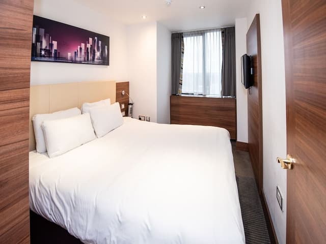 Deluxe Suite, 2 Double Beds (Quadruple)