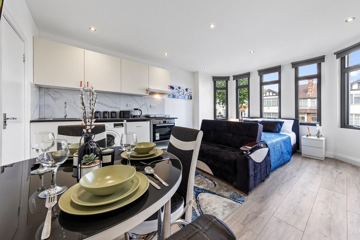 คอมฟี-วันบีดีอาร์-พาร์คกิง-โคลส-ทู-แอลดีเอ็น (Comfy 1BDR / Parking / close to Ldn)0