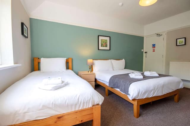 Family room-Standard-Shared Bathroom-Room 5