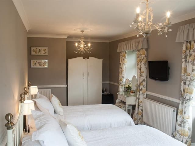 Double or Twin-Ensuite-King size