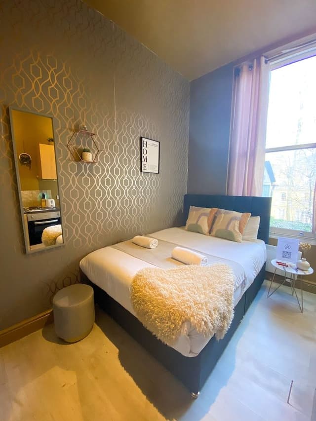 Studio, Ensuite (Mini)