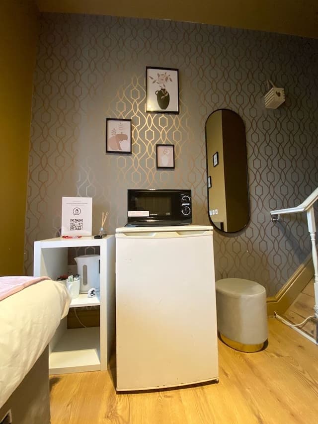 Studio, Ensuite (Mini)