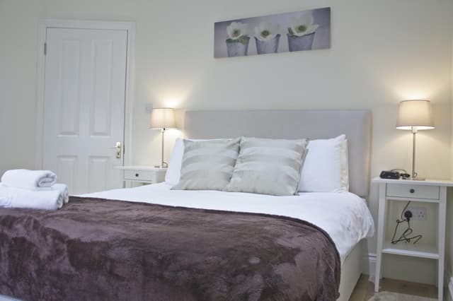 Premium 1-Bedroom Apartment with Balcony