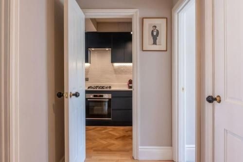 A Regal Abode - Marylebone - by Frankie Says3