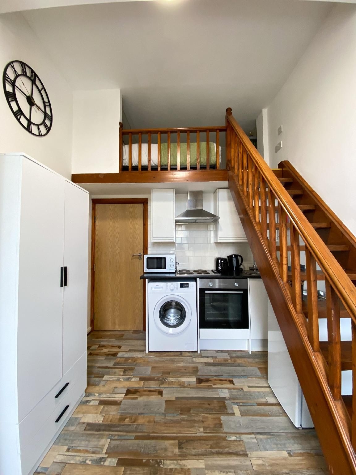 สตูดิโอทันสมัย ถนนมัลเวิร์น (Modern studios Malvern Road)3