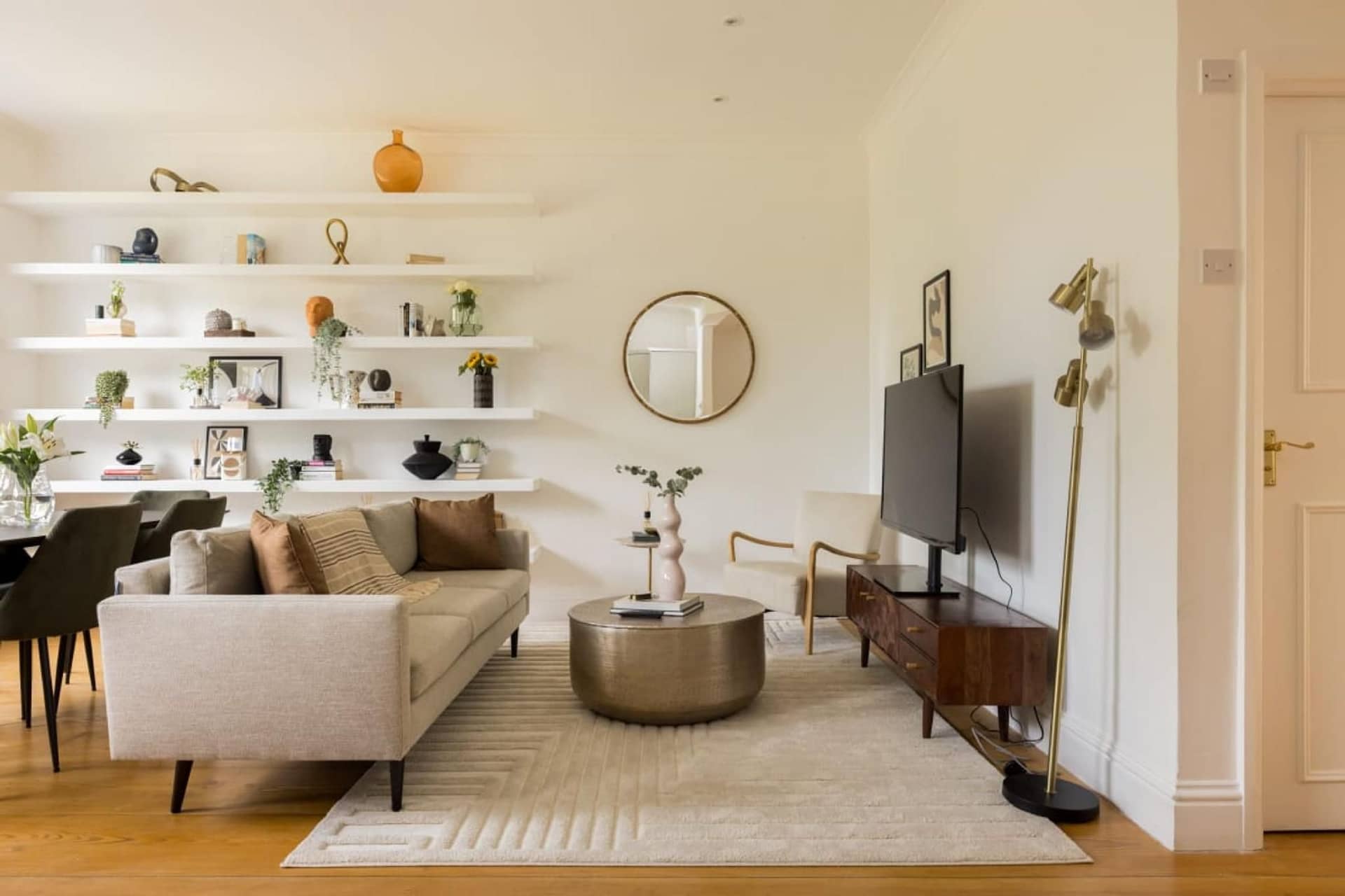 The Philbeach Gardens Place - Lovely 5BDR Flat with Terrace The Philbeach Gardens Place - Lovely 5BDR Flat with Terrace