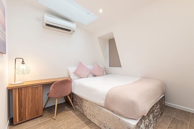 Penthouse, Ensuite