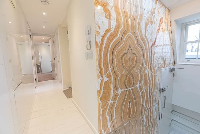 Penthouse, Ensuite