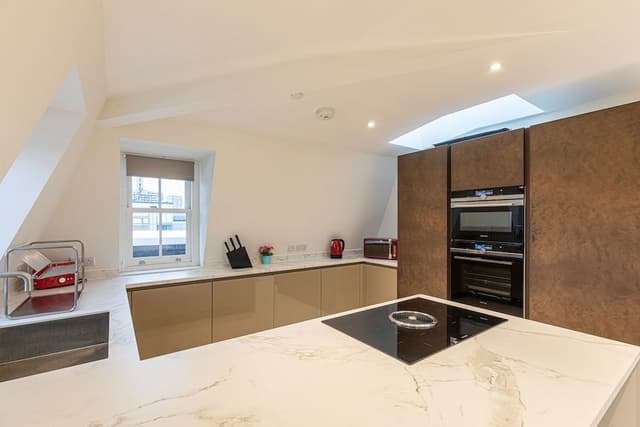 Penthouse, Ensuite