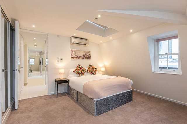 Penthouse, Ensuite