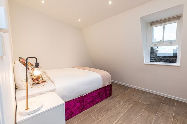Penthouse, Ensuite