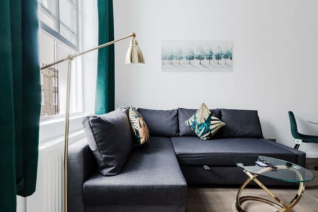Classic Apartment, Private Bathroom, City View