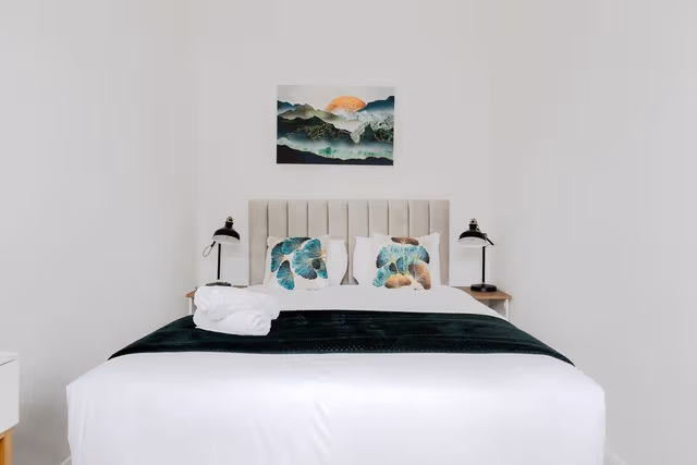 Classic Apartment, Private Bathroom, City View