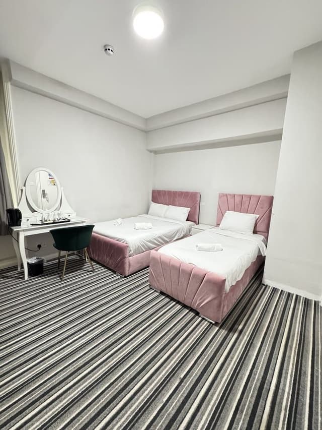 Premium Triple Room, Ensuite (1 Double 1 Single)