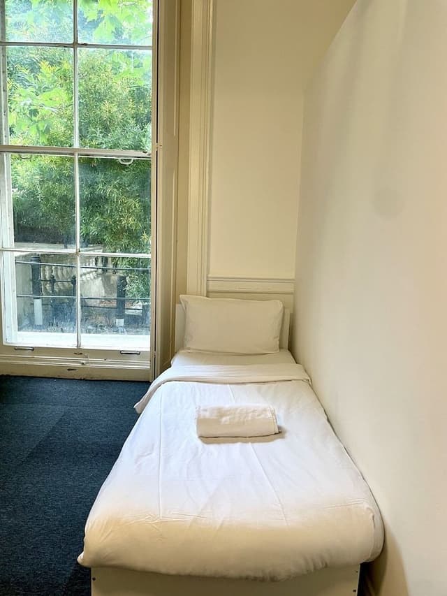 Premium Quadruple Room, Ensuite (1 Double 2 Singles)