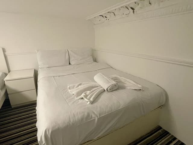 Premium Quadruple Room, Ensuite (1 Double 2 Singles)