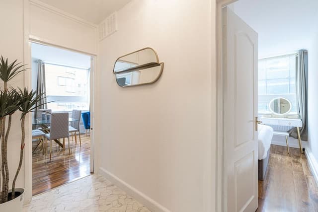 Deluxe Apartment, Private Bathroom, City View