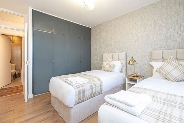 Family Apartment, Ensuite
