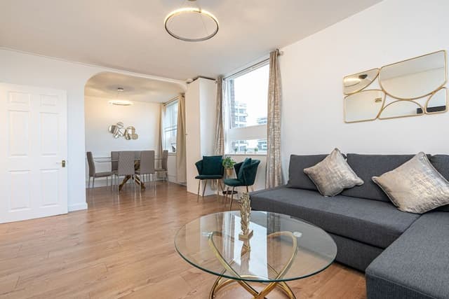 Family Apartment, Ensuite