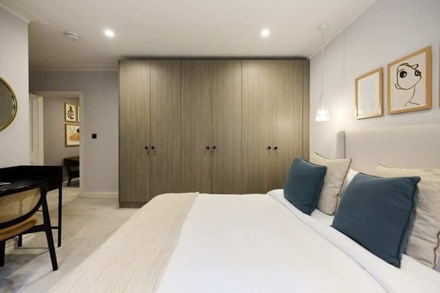 Apartment (3 Bedrooms)