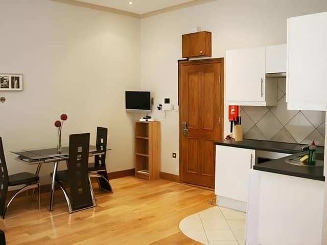 Studio (4 Adults)