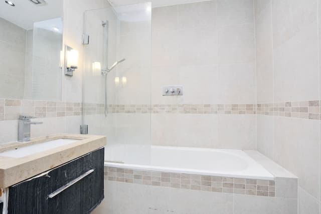 Basic Apartment, 1 Queen Bed, Non Smoking, City View