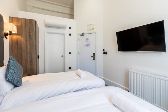 Premium Twin Room, Ensuite (Deluxe)