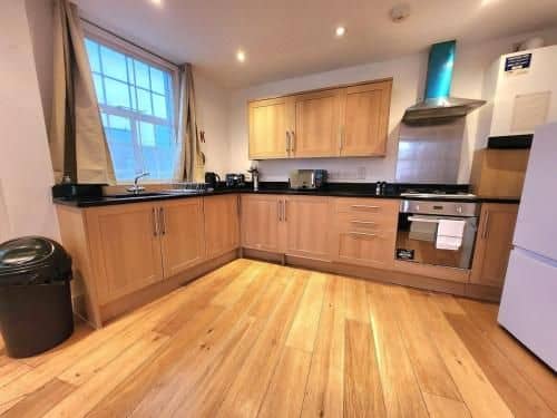 Spacious 2-Bed Flat - Close to Tube, Sleeps 6 Spacious 2-Bed Flat - Close to Tube, Sleeps 6