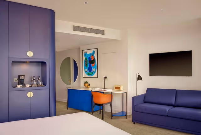 Studio, 1 King Bed (Art)