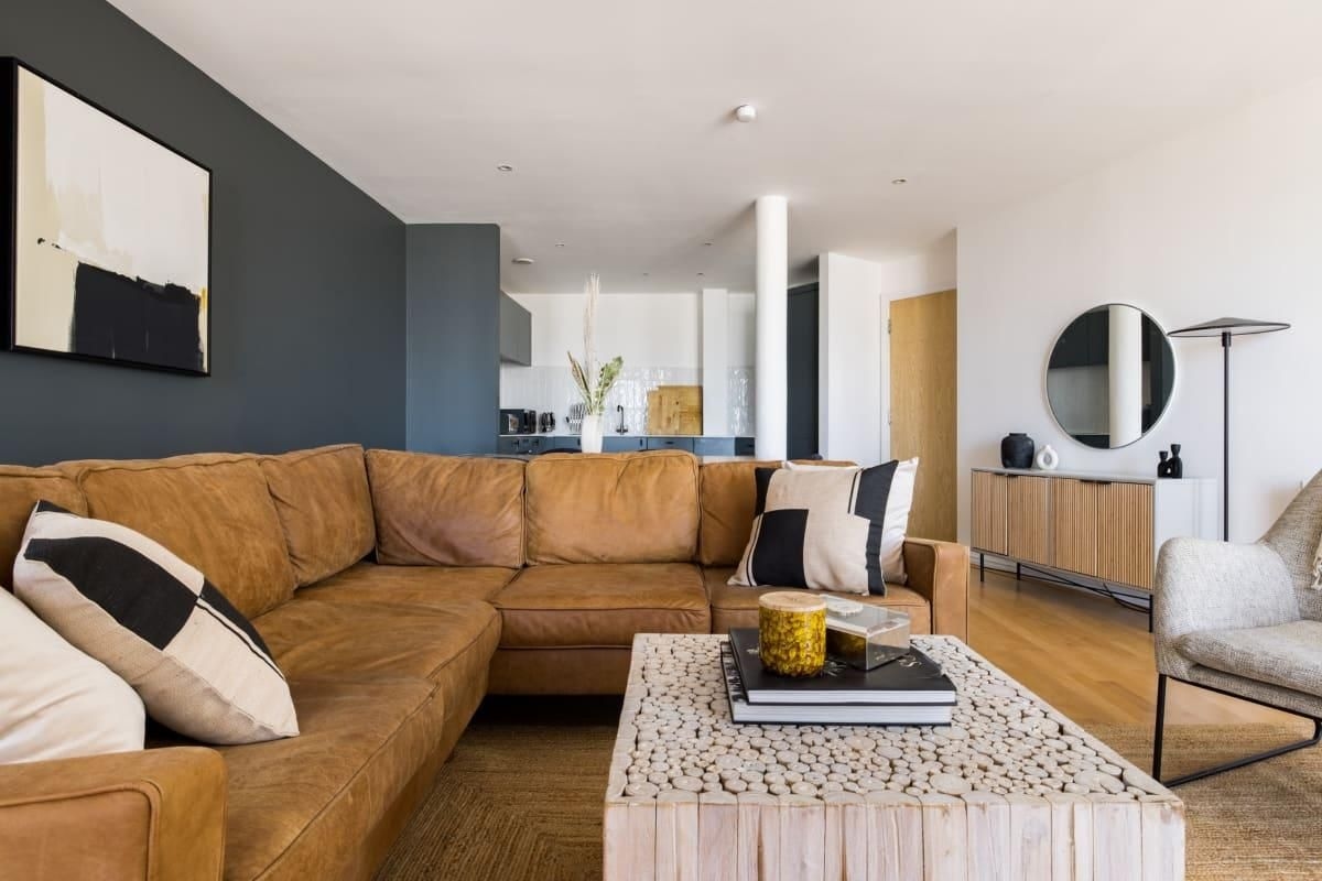 เดอะไนน์เอล์มส เลนอาร์มส์ - แฟลตสวยงามสดใส 2 ห้องนอนพร้อมระเบียง (The Nine Elms Lane Arms - Stunning & Bright 2BDR Flat With Balconies)2