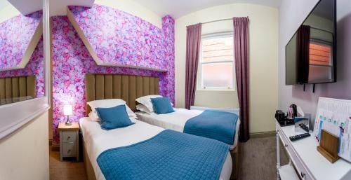 เดอะ กริฟฟิน เบลล์ โฮเต็ล วอกซ์ฮอลล์ (The Griffin Belle Hotel Vauxhall)1