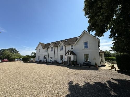 ฮุควูด ลอดจ์ (Hookwood Lodge)0