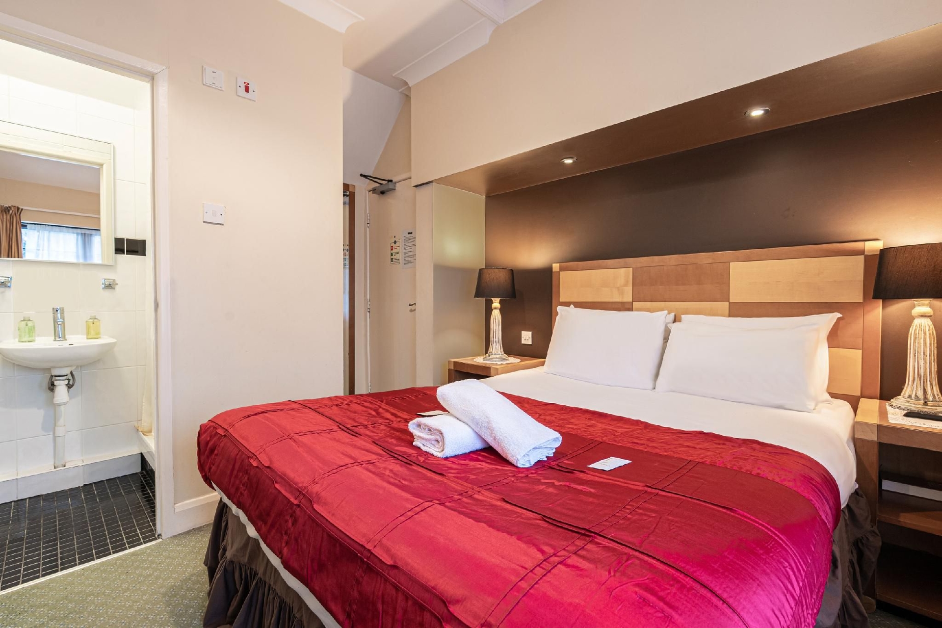บาร์ริงตัน ลอดจ์ (Barrington Lodge)3