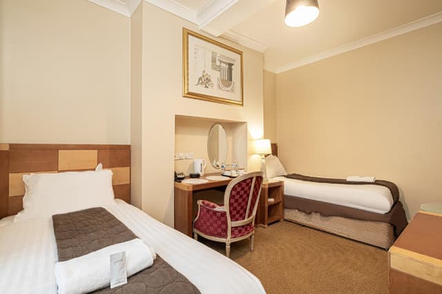 Standard-Twin room-Ensuite