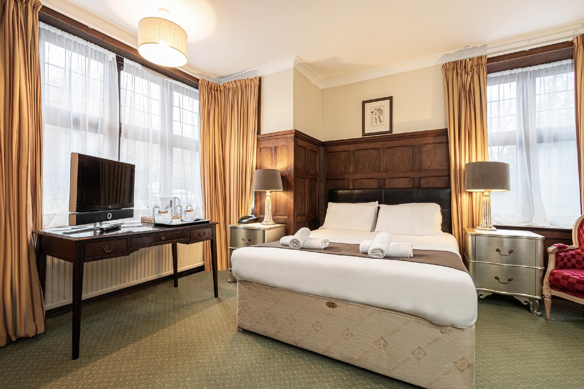 บาร์ริงตัน ลอดจ์ (Barrington Lodge)1
