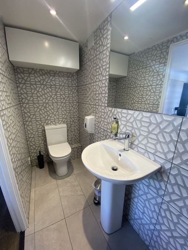 Superior Suite, Ensuite, Courtyard View
