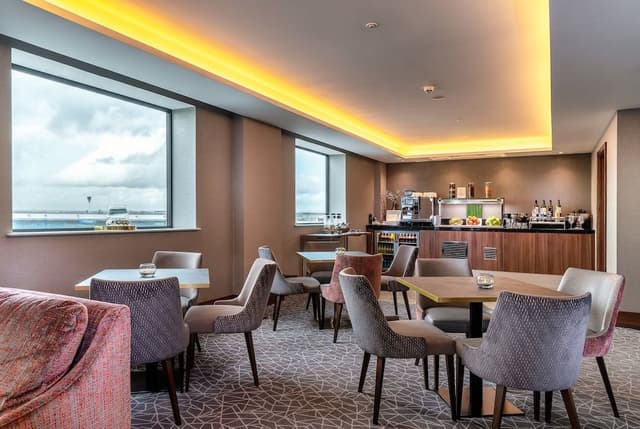 Club Suite, 1 King Bed (Crowne Plaza, Club Floor)