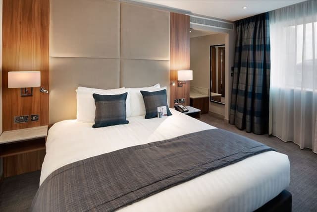 Club Suite, 1 King Bed (Crowne Plaza, Club Floor)