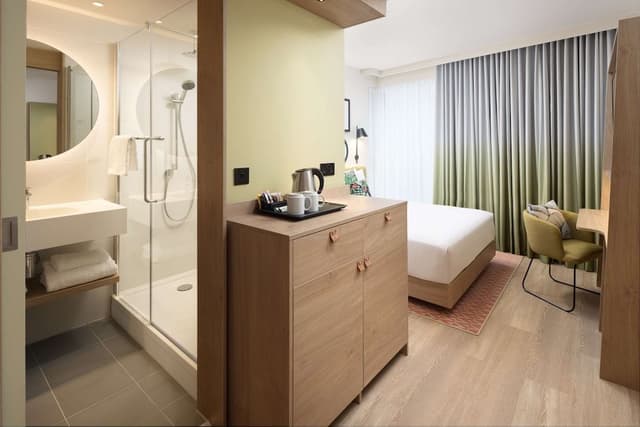 Queen Room