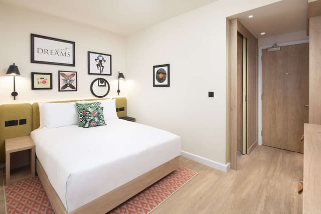Queen Room