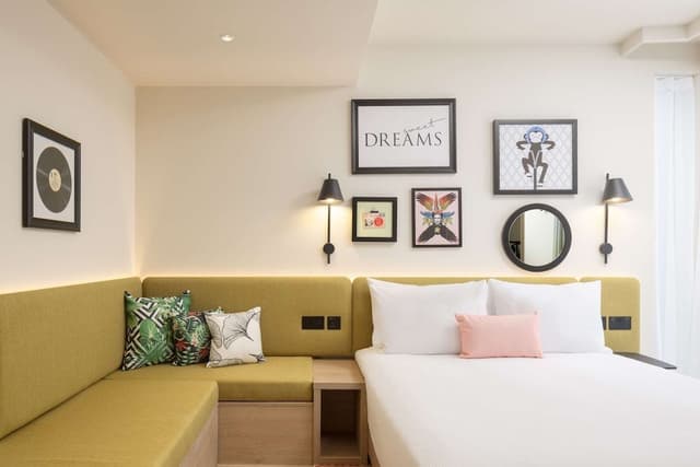Room, 1 Queen Bed (No window)