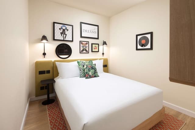 Queen Room